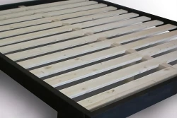 Japanisches Doppelbett Aiko aus Massivholz – Essenzielles Design